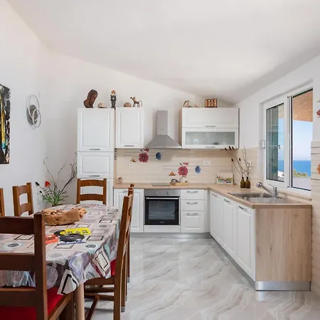 Apartment Av Rako