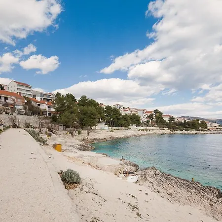 Av Rako Trogir