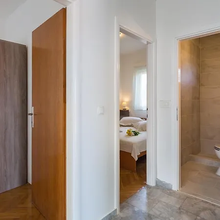 Apartment Av Rako *
